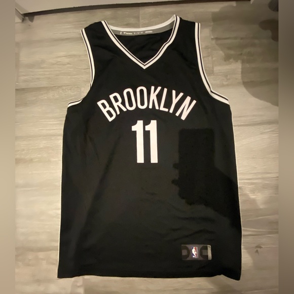 Basketball Kyrie Irving jersey from lids (M) - Picture 2 of 2